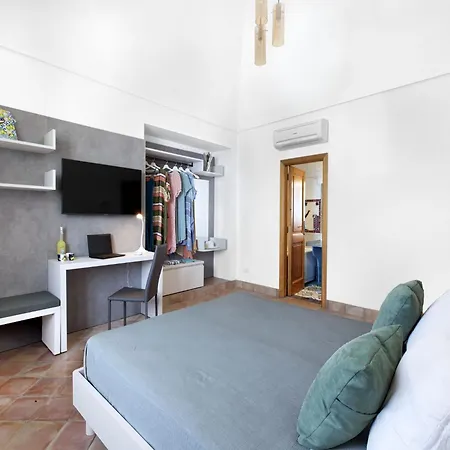 Apartment In Positano Near Spiaggia Grande Apartment *